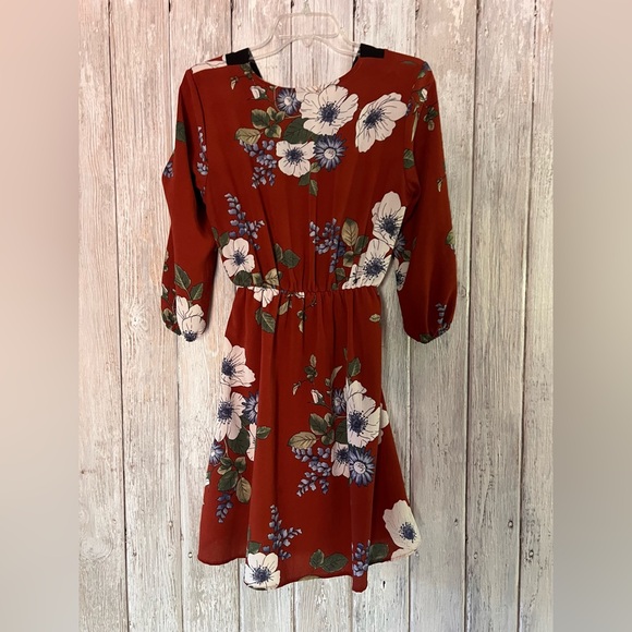 Scobe Floral Dress - Picture 2 of 8